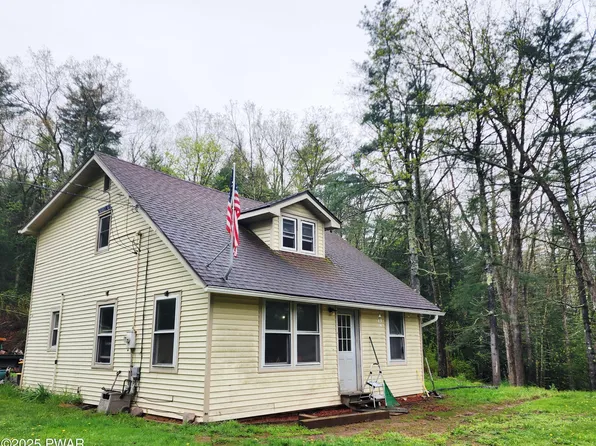 134 Greeley Lake Rd, Greeley, PA 18425