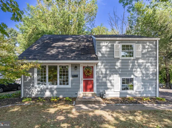 743 Valley Rd, Phoenixville, PA 19460