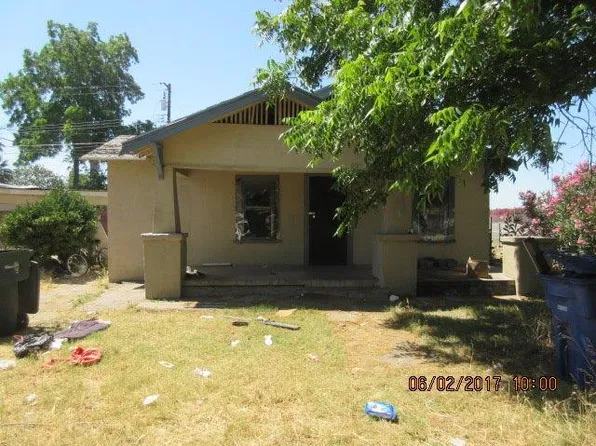 6 E San Joaquin St, Fresno, CA 93706