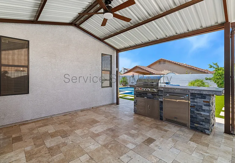 2104 E Behrend Dr — Photo 30