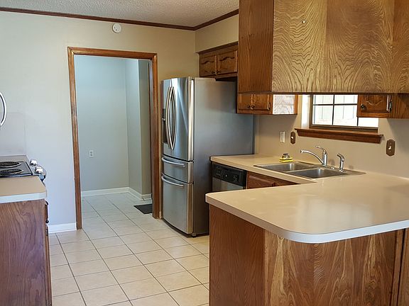 4th image of 1102 Willow Glen Dr
