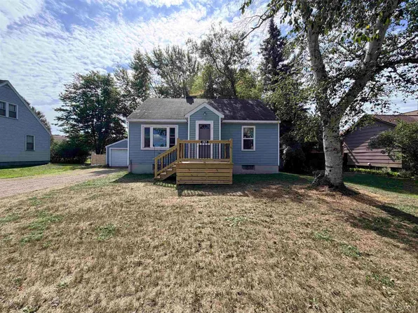 683 Cedar St, Ishpeming, MI 49849