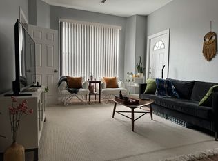 2037 W 19th St #3F, Chicago, IL 60608