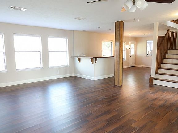 4th image of 10819 Sagerock Dr