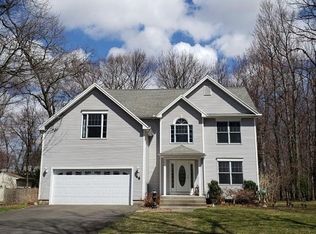 48 Old Lyman Rd, South Hadley, MA 01075