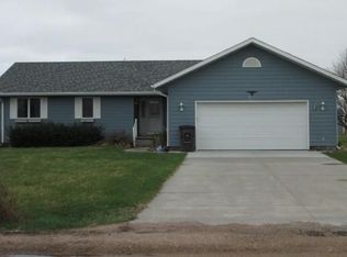 205 Blue Mill Rd, Kearney, NE 68847