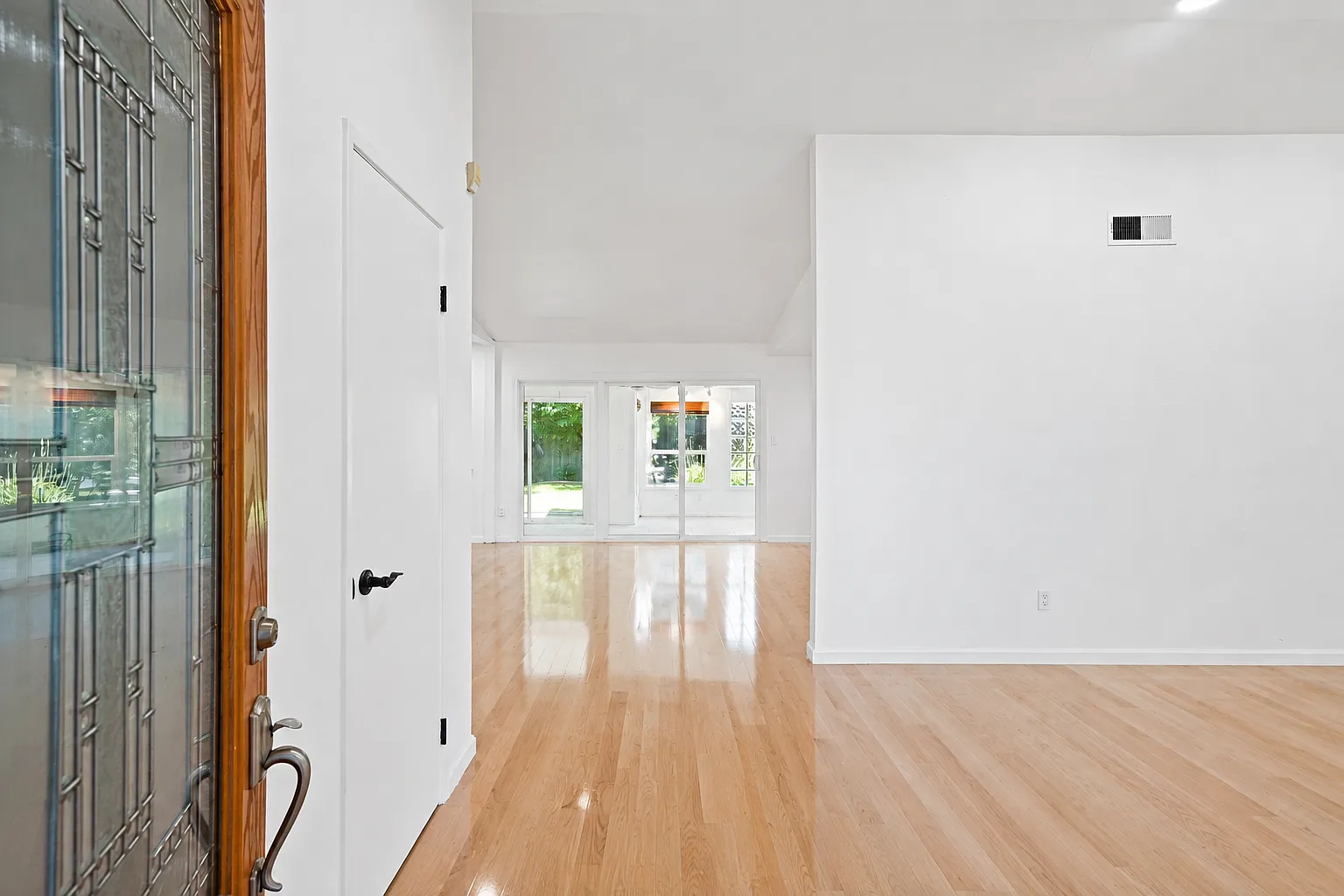 3 bed, 1543 sqft, $3,100 — Photo 4