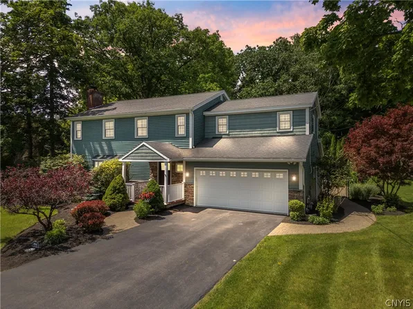 4981 Bryn Mawr Dr, Syracuse, NY 13215