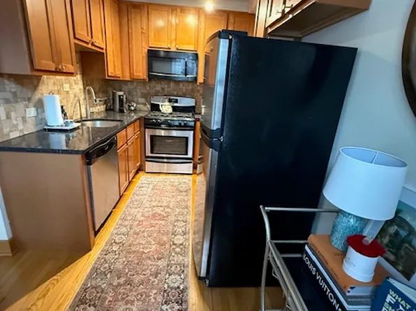 2326 N Lincoln Park W APT 3D, Chicago, IL 60614