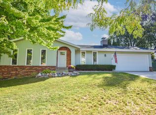 2733 Newcastle Ct, Waukesha, WI 53188