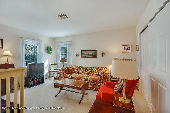 315 Tuttle Ave — Photo 19