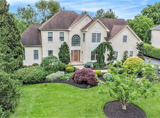 748 Castlewood Dr, Dresher, PA 19025