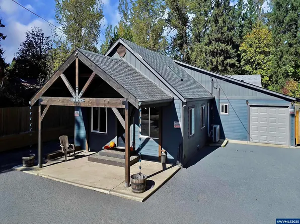 1320 Tamarack St, Sweet Home, OR 97386