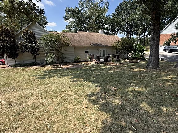 3rd image of 512 Tyler Ct