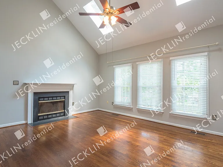 2329 Horsley Dr — Photo 18