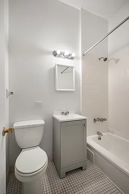 Rented by Compass | media 17