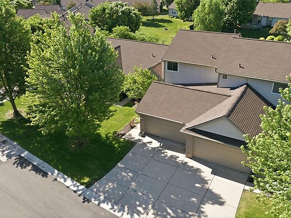 2nd image of 22852 Woodcreek Dr