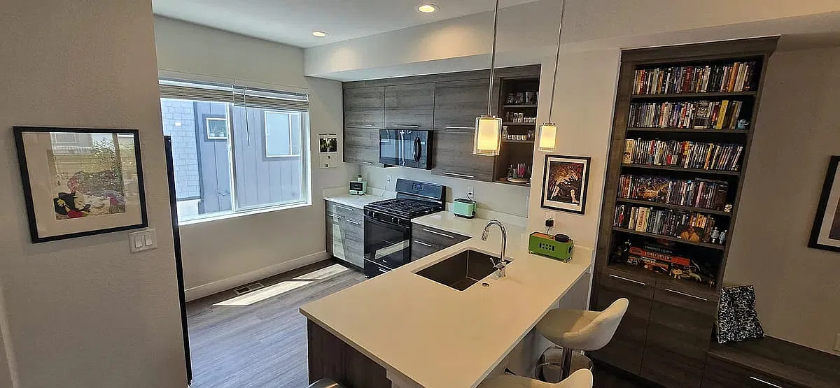 2 bed, 2.5 bath, 1267 sqft, $2,400 — Photo 3