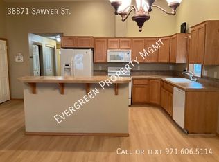 38871 Sawyer St, Sandy, OR 97055