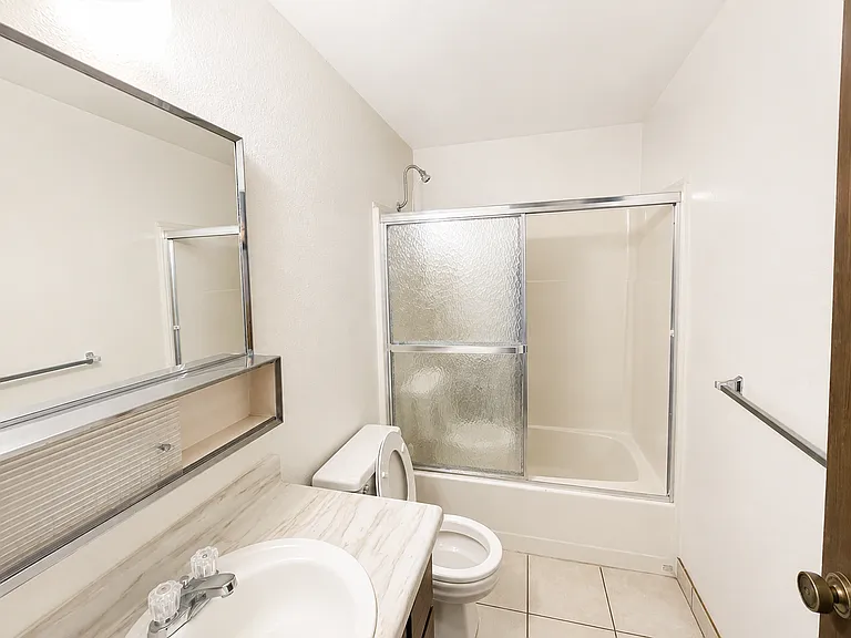 1704 Antoine Ave — Photo 7