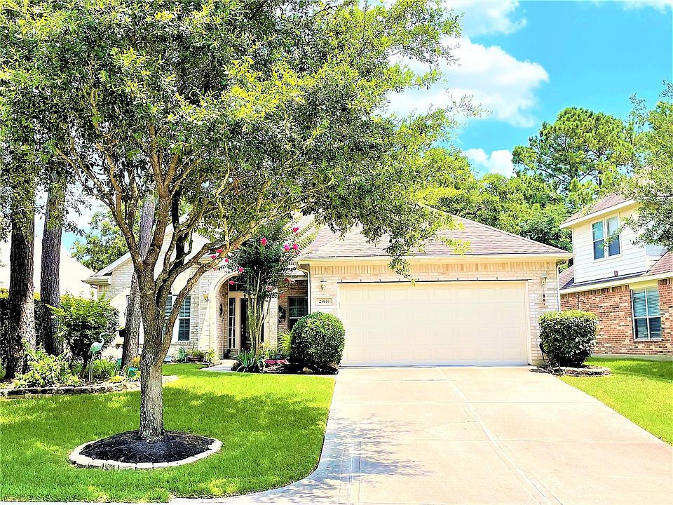 1st image of 25549 Oakhurst Forest Dr