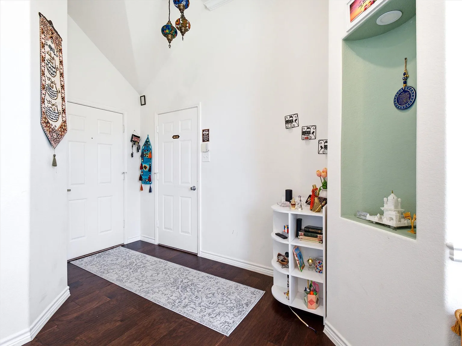 4 bed, 2509 sqft, $2,645 — Photo 3