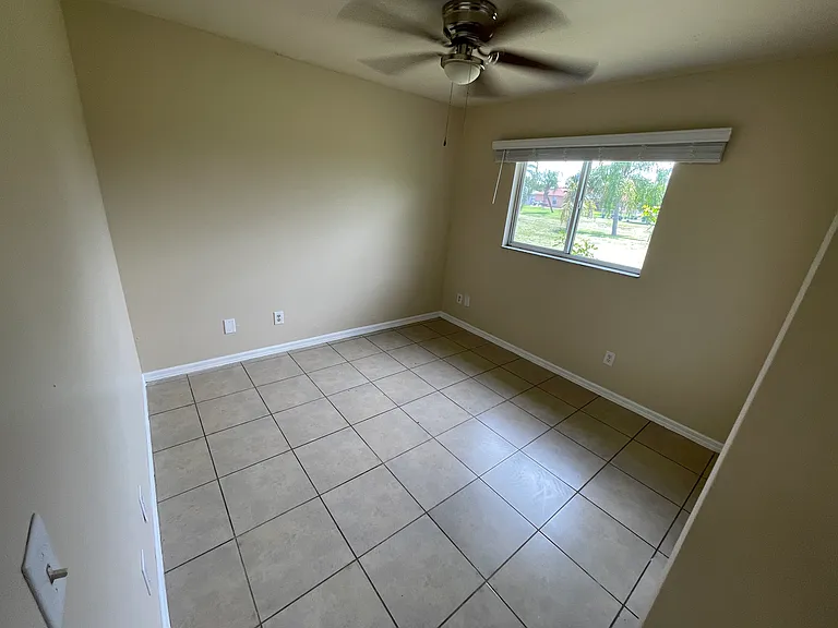 129 Zenith Cir — Photo 32