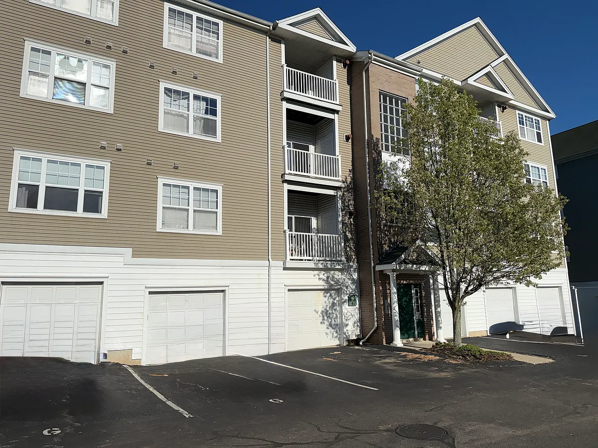 Building Photo - 102 Mill St #203