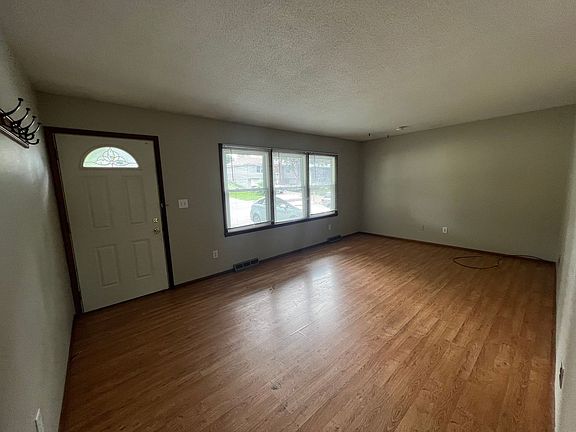 2nd image of 735 Keswick Dr