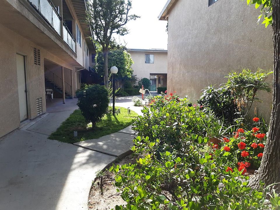 1st image of 8355 Willis Ave