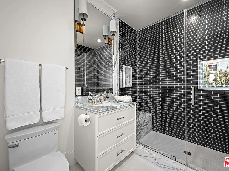 616 N Alpine Dr — Photo 49