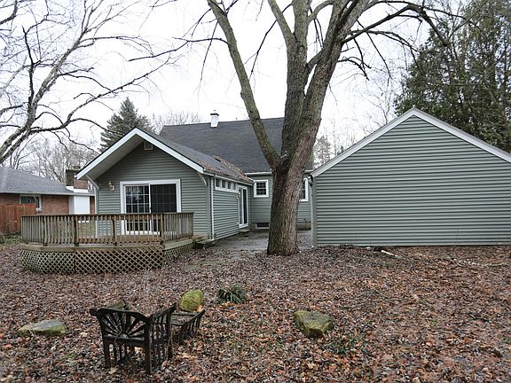 3rd image of 1221 Woodland Ave NW