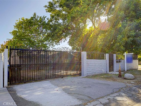 5th image of 14918 Wyandotte St