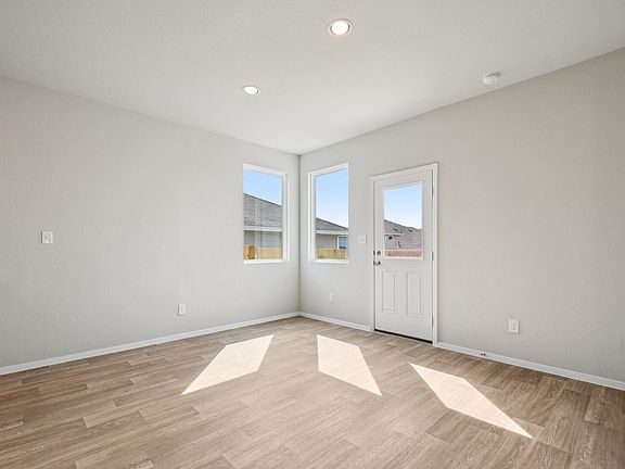 5th image of 2707 Derwent Dr