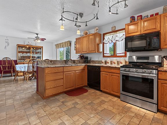 2nd image of 1130 Lydia Rd