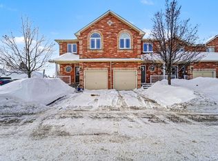25 Southwoods Cres #25, Barrie, ON L4N 9P8