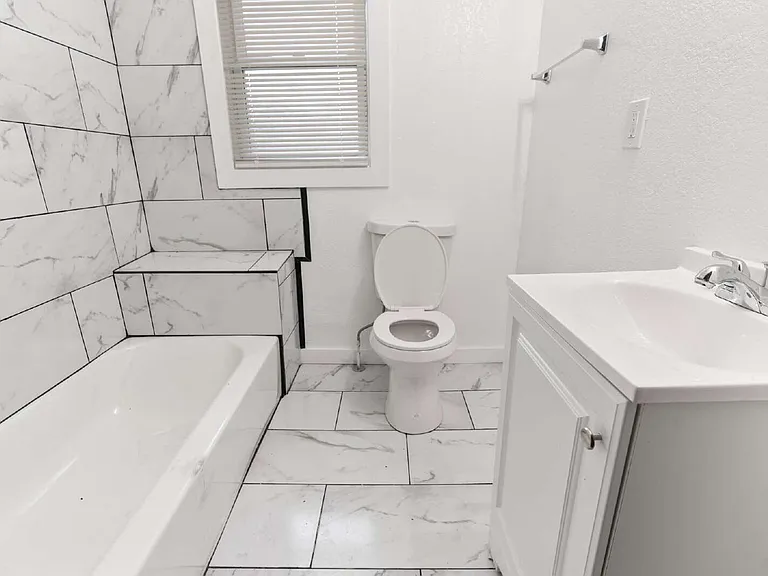 3417 Brooklyn Ave — Photo 8