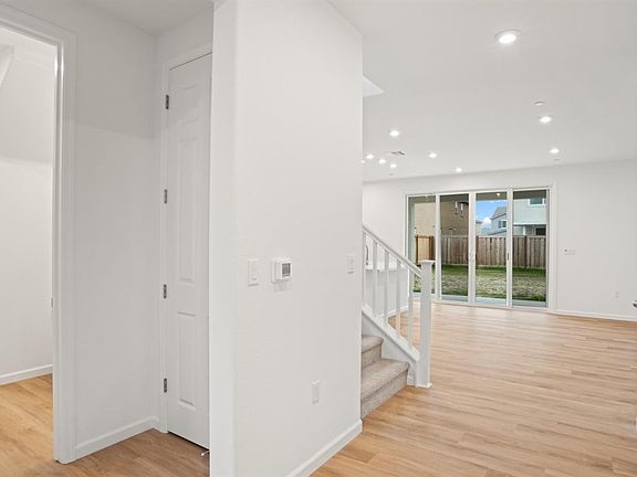 4th image of 2414 Abruzzo Street