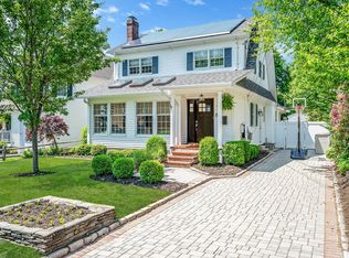 85 Fairmount St, Huntington, NY 11743