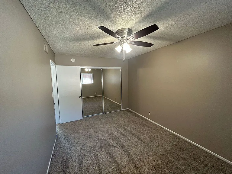 Mountain View Apartments — Photo 10