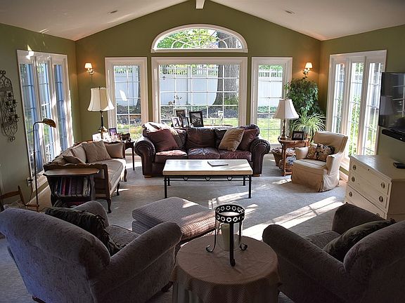 4th image of 5324 Golfway Ln