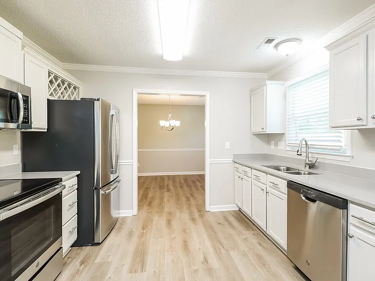 4204 Hounds Run Dr — Photo 9