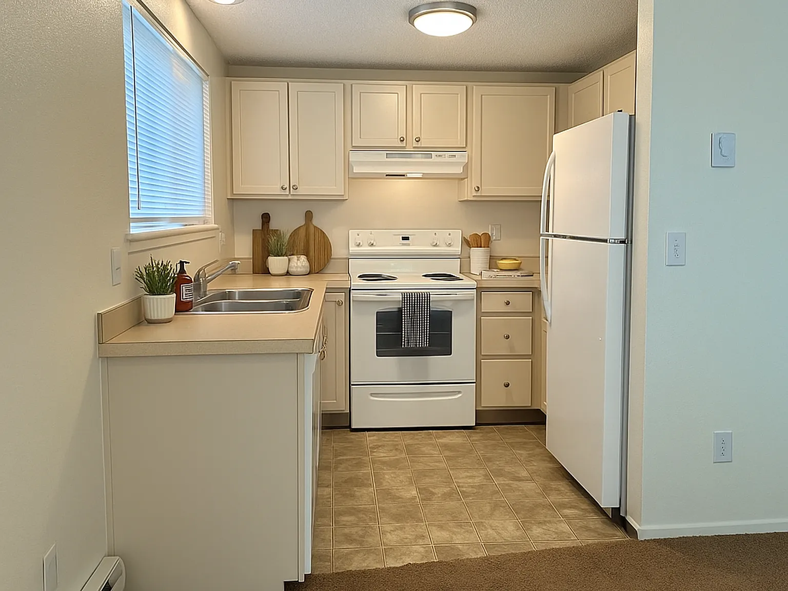 Meadow Creek Apartments — Photo 2