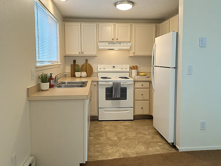 Quiet Living. Modern Comfort. Feel at Home. — Photo 3