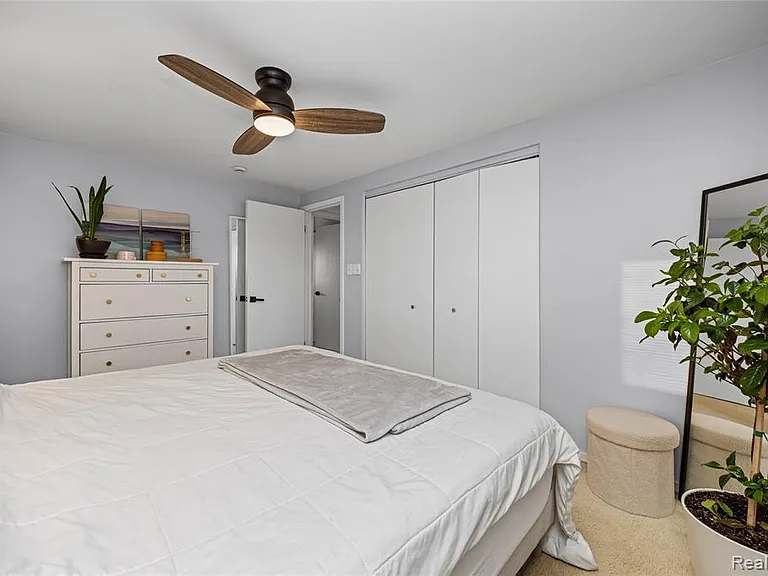 38027 Mallast St — Photo 25