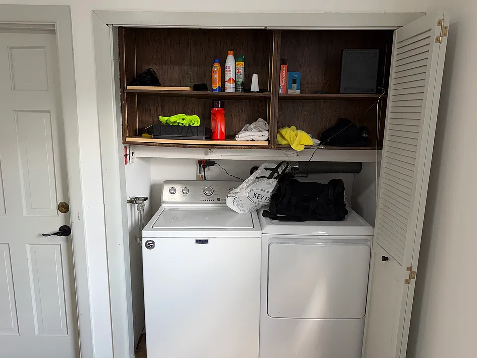46 Bay St E #1