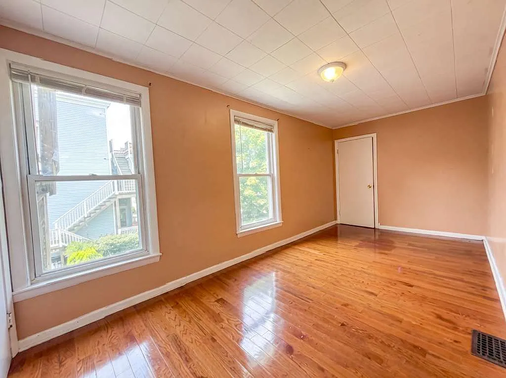 3 bed, 1500 sqft, $3,000 — Photo 3