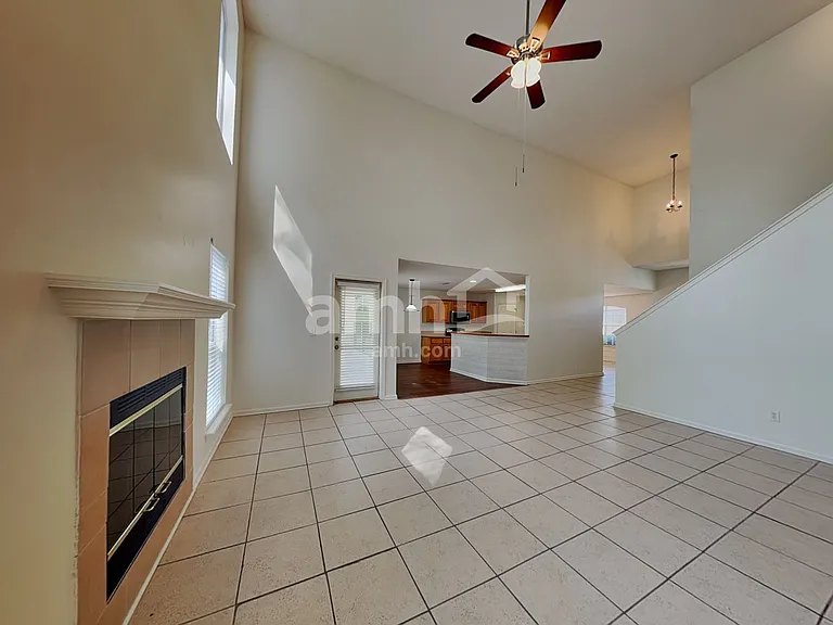 3127 Majestic Oaks Ln — Photo 9