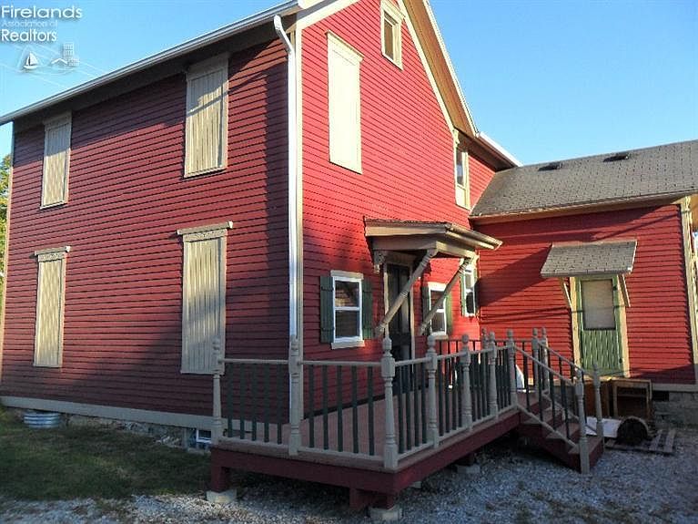 2nd image of 222 Castalia St