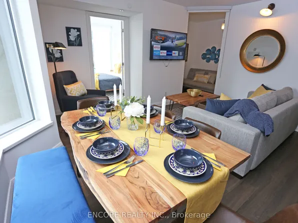 155 Yorkville Ave Unit 707, Toronto, ON M5R 0B4